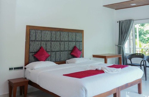 Pallivasal Bed & Breakfast | Misty Bush Munnar - Deluxe Double Roomn