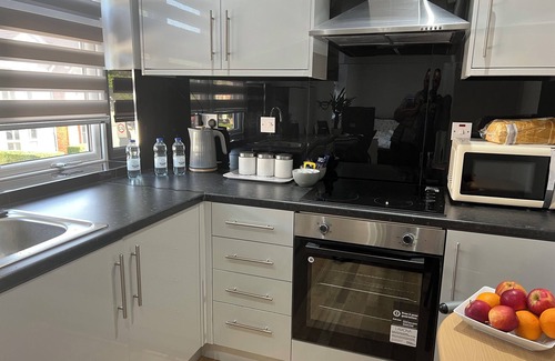 Walpole Apartment | MJ Serviced apartment - West London 55 - Next to Tube Station