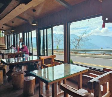 Fuxing District Ski Chalet | Mo Huai Su-桃園市民宿085號