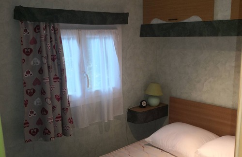 Besse-en-Chandesse House | Mobil Home a la Montagne a 10 mn de Superbesse