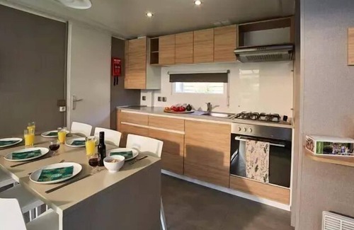 Wijckel House | Mobil-home | Premium Azure | 3 Bedrooms | 6 sleeps | Raised terrace | A/C