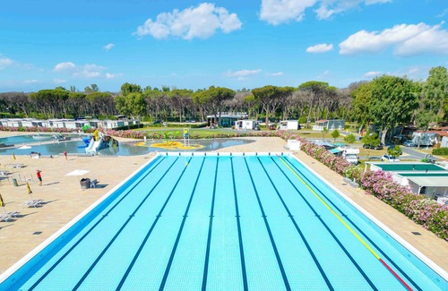 Zona XXXIV Casal Palocco House | Mobilehome with pool and restaurant