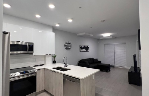 Langley Condo | modern 1 bdrm condo steps from casino