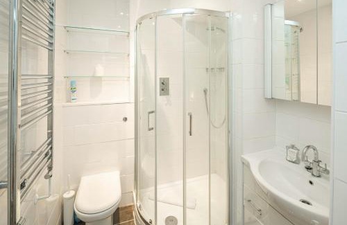 St. Pancras Apartment | Modern 1-Bed Flat in Central Bloomsbury