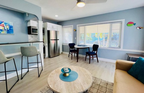Parrot Cove Apartment | Modern 1 bedroom villa just five minutes to the beach!