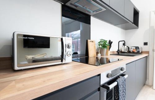 Leeds Apartment | Modern 1 Bedroom Flat near Leeds City with Free Parking, Ideal for Contractors & Long Stays - NordStay