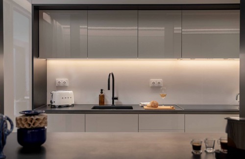 Old Town Apartment | Modern 1-Bedroom w/Private Patio @ Savoy Insular