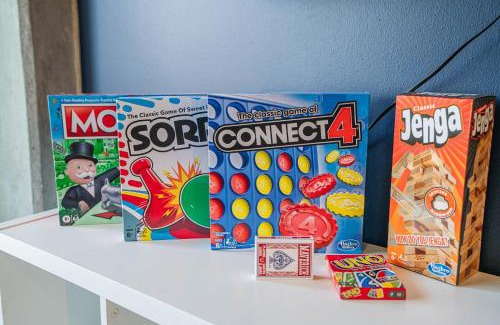 Evans Churchill Apartment | Modern 1BD Apartment in CDT with Gym and Pool