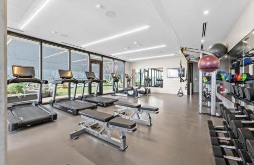 Rainey Street Historic District House | Modern 1BR Condo on Rainey St - Pool & Views