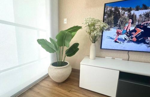 Santa Catalina Apartment | Modern 1BR on J Prado Board San Isidro