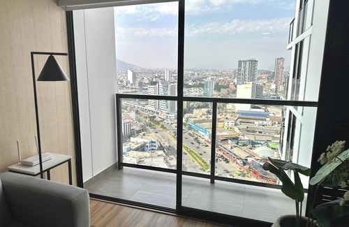 Santa Catalina Apartment | Modern 1BR on J Prado Board San Isidro