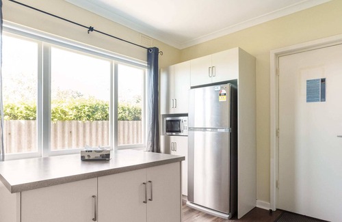 Perth Apartment | Modern 2 Bed 1 Bath Apartment Luxury Location