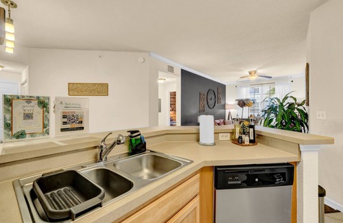Westchase Apartment | Modern 2-Bed/2-Bath Tampa Apartment: Comfort Meets Convenience for Corporate Travelers