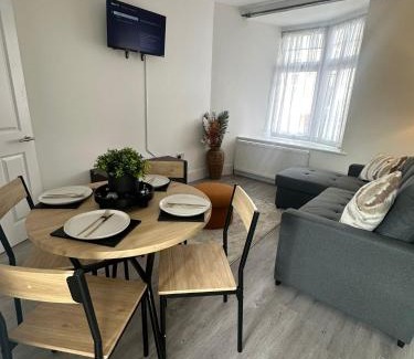 Croham House | Modern 2 Bed in croydon