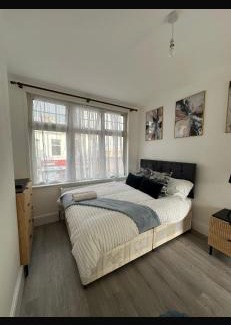 Croham House | Modern 2 Bed in croydon