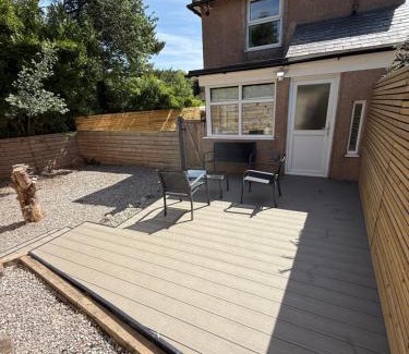 Llanddulas House | Modern 2 Bedroom Private Detached Cottage