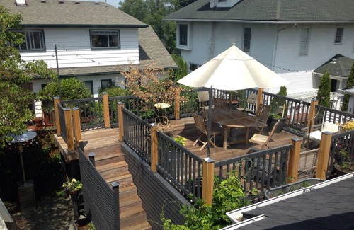 Green Lake Apartment | Modern 2 Bedroom Suite in 1924 Craftsman One Block from Greenlake