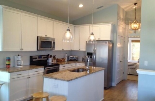 St. Augustine Beach House | Modern 2B Carriage House 300' from the beach, walk to restaurants, sleeps 4