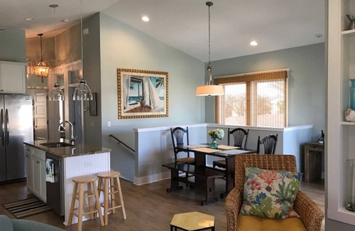 St. Augustine Beach House | Modern 2B Carriage House 300' from the beach, walk to restaurants, sleeps 4