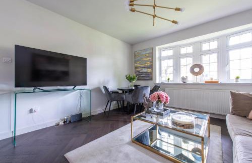 Leyton Apartment | Modern 2BR Flat with 3 Beds Urban Getaway - Cherry