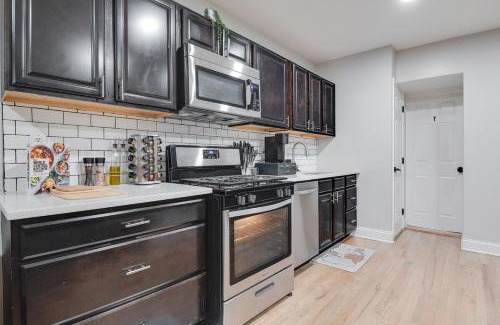 Trinidad Apartment | Modern 2BR Near H St Walk to Union Market and Metro