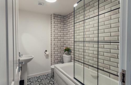 Framwellgate Moor Apartment | Modern 3 Bed, Ideal for Contractors, FREE PARKING - Central