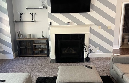Cliftondale House | Modern 3 bedroom Atlanta Home near Airport