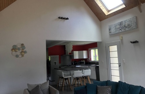 Hemonstoir House | Modern 3-bedroom country house with stable and horses