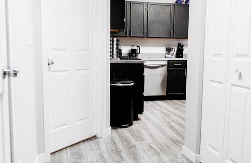 Joliet House | Modern 3-Bedroom Townhome with Full Amenities – Your Home Away from Home!