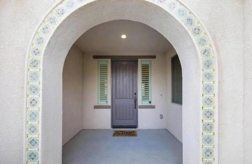 Greenacres House | Modern 3BR Home Gated Community