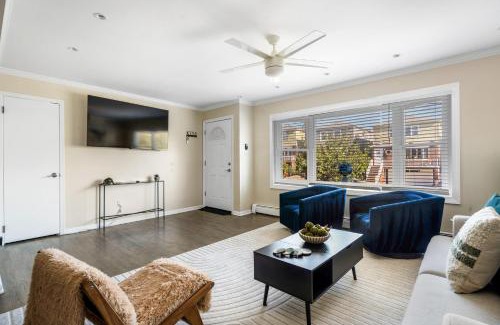 Kearny Apartment | Modern 3BR Near EWR, Parking, 25 Min NYC