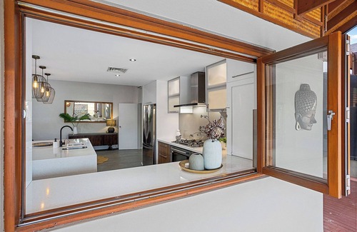 Hillarys House | Modern 4Bedroom, two bathrooms, two living areas, Heated Pool, outdoor entertaining area.
