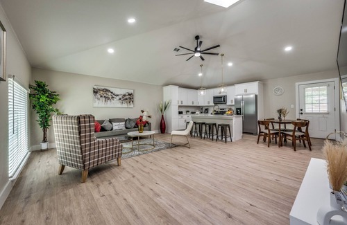 Irving Apartment | Modern 4BR/2B Home, with HotTub, Near DFW Airport