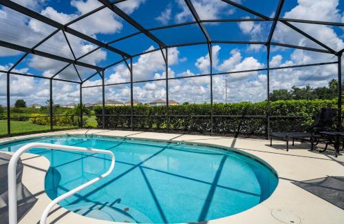 Davenport House | Modern 5BD, 4BA pool home in a golf resort community of Providence