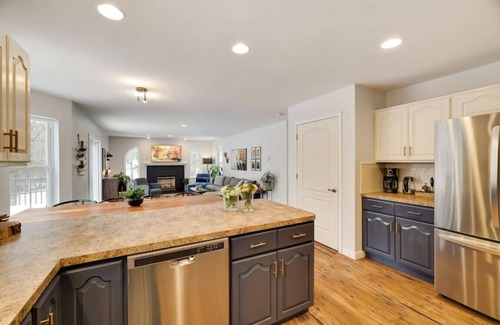 Pocono Summit House | Modern 6BR: Hot Tub, Sauna, Gameroom, Mins to Lake