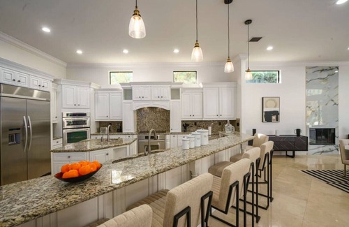 Palm Beach Country Estates Apartment | Modern 8BR Mansion | 6,500 SF, Pool, Cinema
