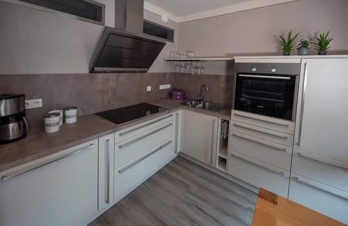 Plau am See Apartment | Modern and cozy vacation apartment in the Stietz-Villa. Pet friendly