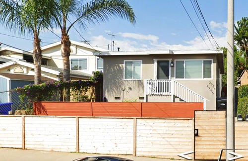 Grant Hill House | Modern and Sunny 2 Bedroom Home — 5 min from downtown!