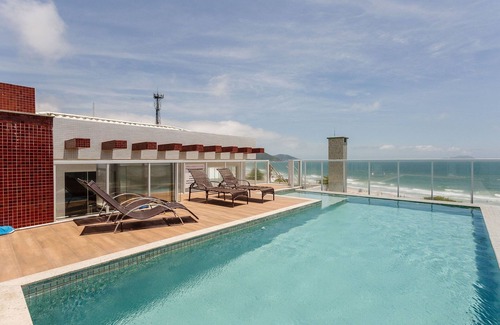 Ingleses do Rio Vermelho Apartment | Modern ap W/pool one Block From the Beach Rmi201