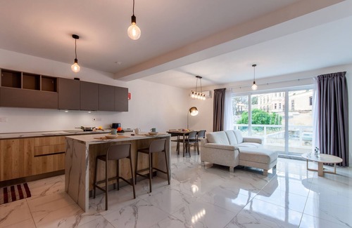 Gzira Apartment | Modern Apart Heart of Sliema V4