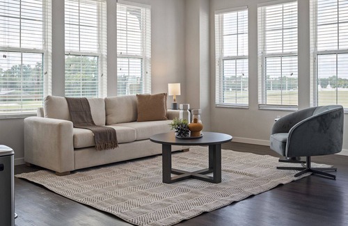 Maitland Apartment | Modern Apartment in Prime Location (ID1187X534)