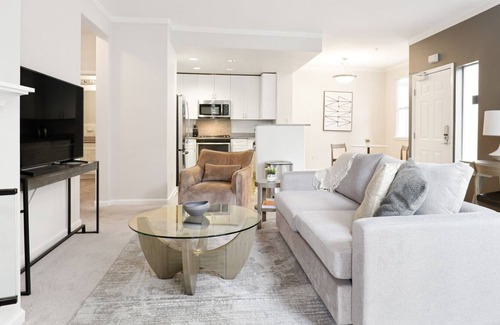 Foster City Apartment | Modern Apartment in Prime Location (ID4222X75)