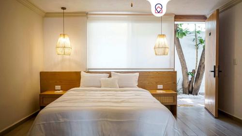 La Cruz Apartment | Modern Apartment with Home Office in Prime Location