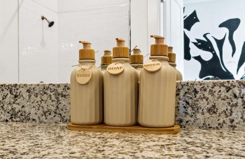 Boulevard Heights Apartment | Modern Apt in Grant Park Steps from BeltLine with Free Secure Garage Parking