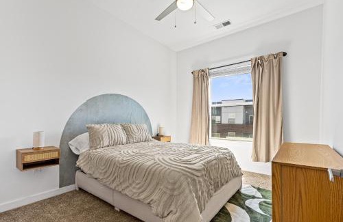 Boulevard Heights Apartment | Modern Apt in Grant Park Steps from BeltLine with Free Secure Garage Parking