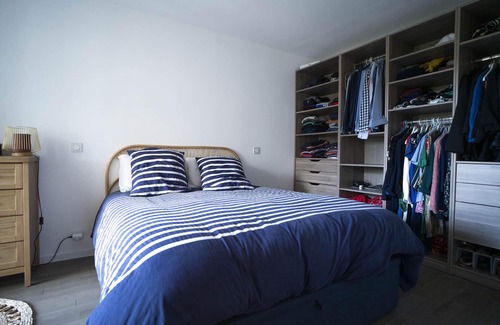 Puteaux Apartment | Modern Apt With Balcony Near Paris
