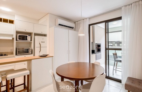 Penha Apartment | Modern apt With Pool Near the Beach Avr0203