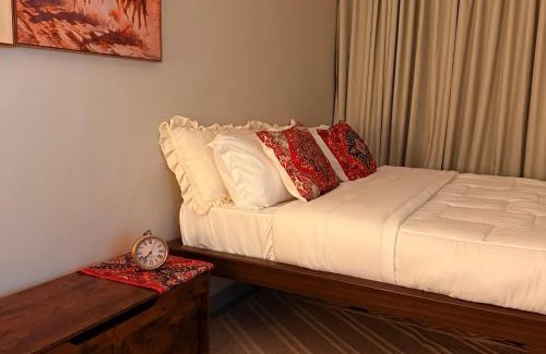 Ghirnatah Apartment | Modern Arabian charm Studio - Self check in- استديو غرفة بجلسة جانبية بطابع سعودي- تسجيل دخول ذاتي