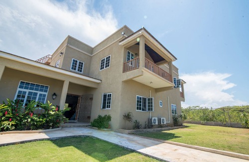 Duncans House | MODERN BEACH SIDE VILLA