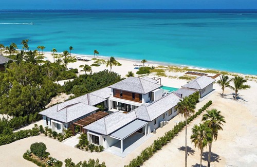 Grace Bay Villa | Modern beach house located on the exclusive Prince of Wales Drive